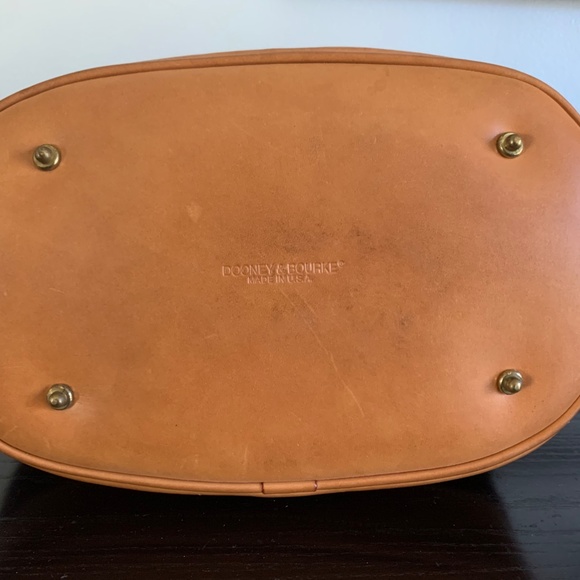 Vintage Cabriolet Shoulder Bag - Picture 6 of 6